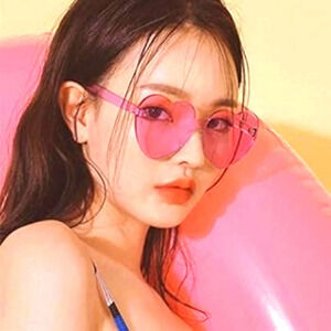 🐼🐼🐼Pink Vintage Heart Shaped Sunglasses